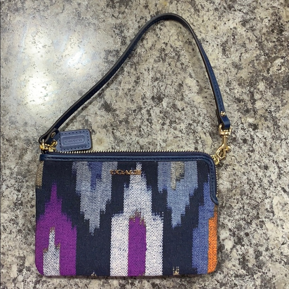 NEW Authentic Coach Wristlet Wallet